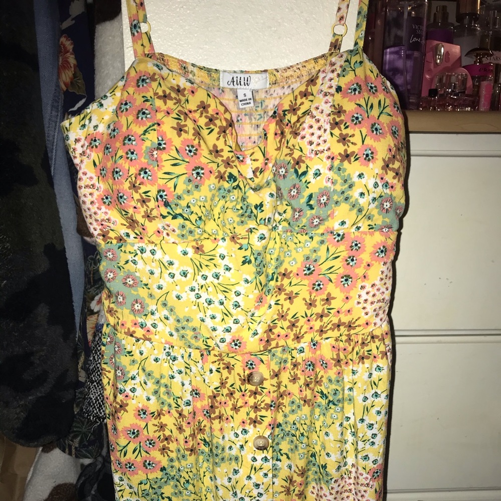 Flower sundress!🌻💛
